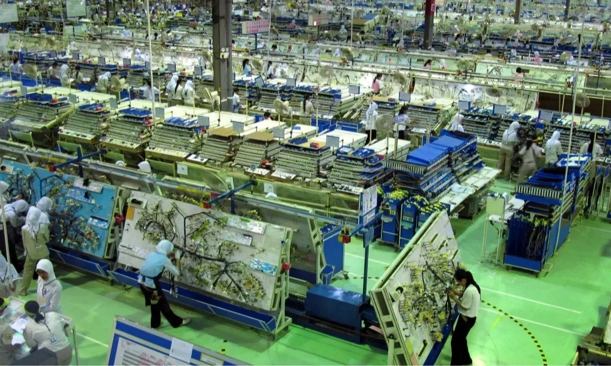 <p id="isPasted">Sektor Manufaktur RI Kembali Ke Jalur Ekspansi, PMI Manufaktur 51,5</p>