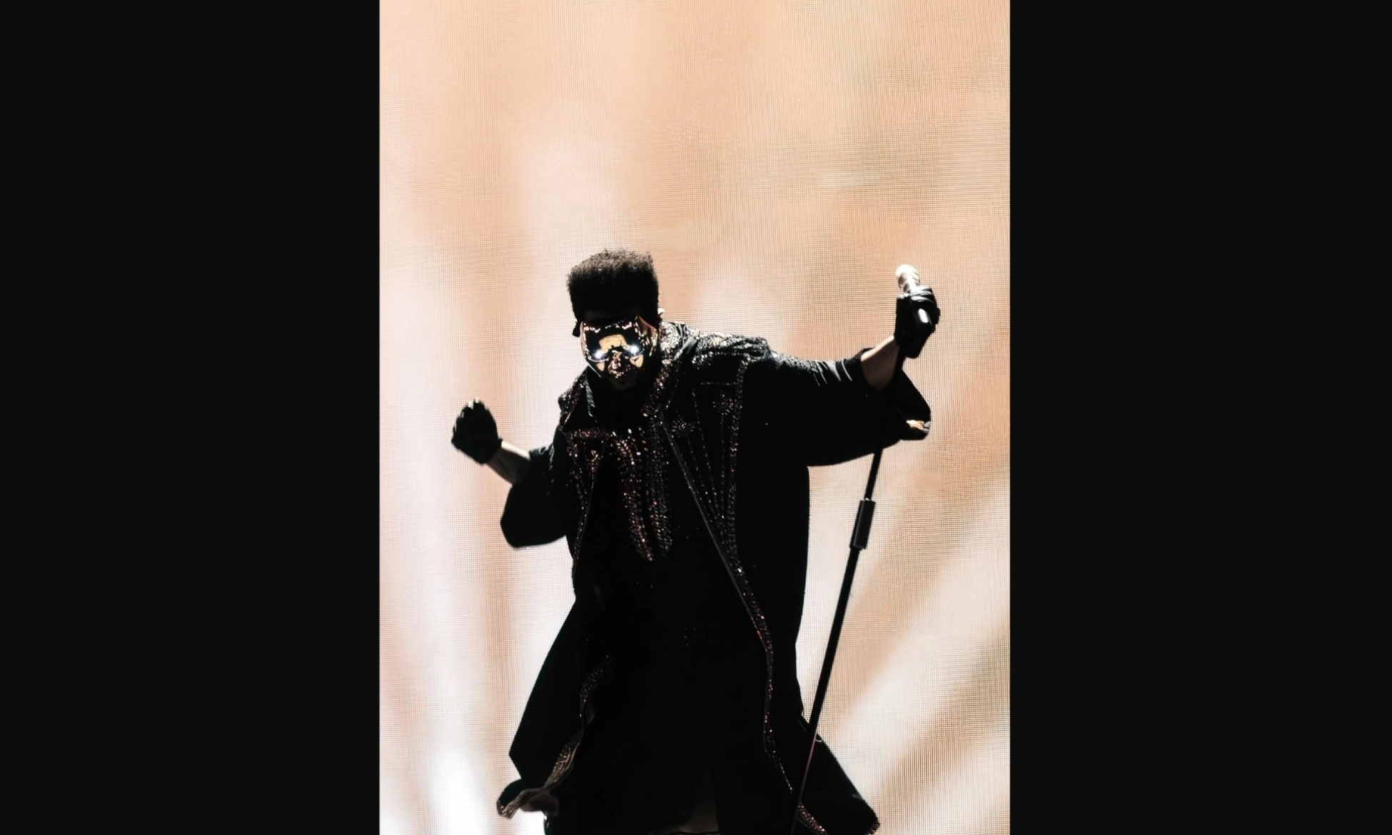 <p id="isPasted">Lagu &quot;Blinding Lights&quot; The Weeknd Cetak Rekor Baru Streaming Spotify</p>