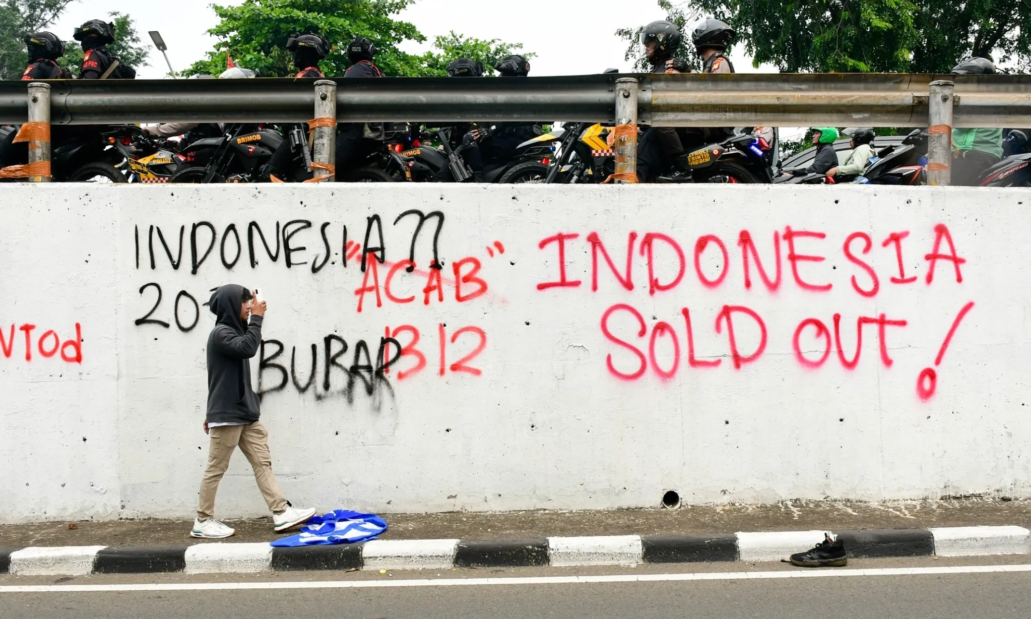 <p>Sejumlah Negara Rilis <em>Travel Warning&nbsp;</em>Ke Indonesia, Australia Hingga AS</p>