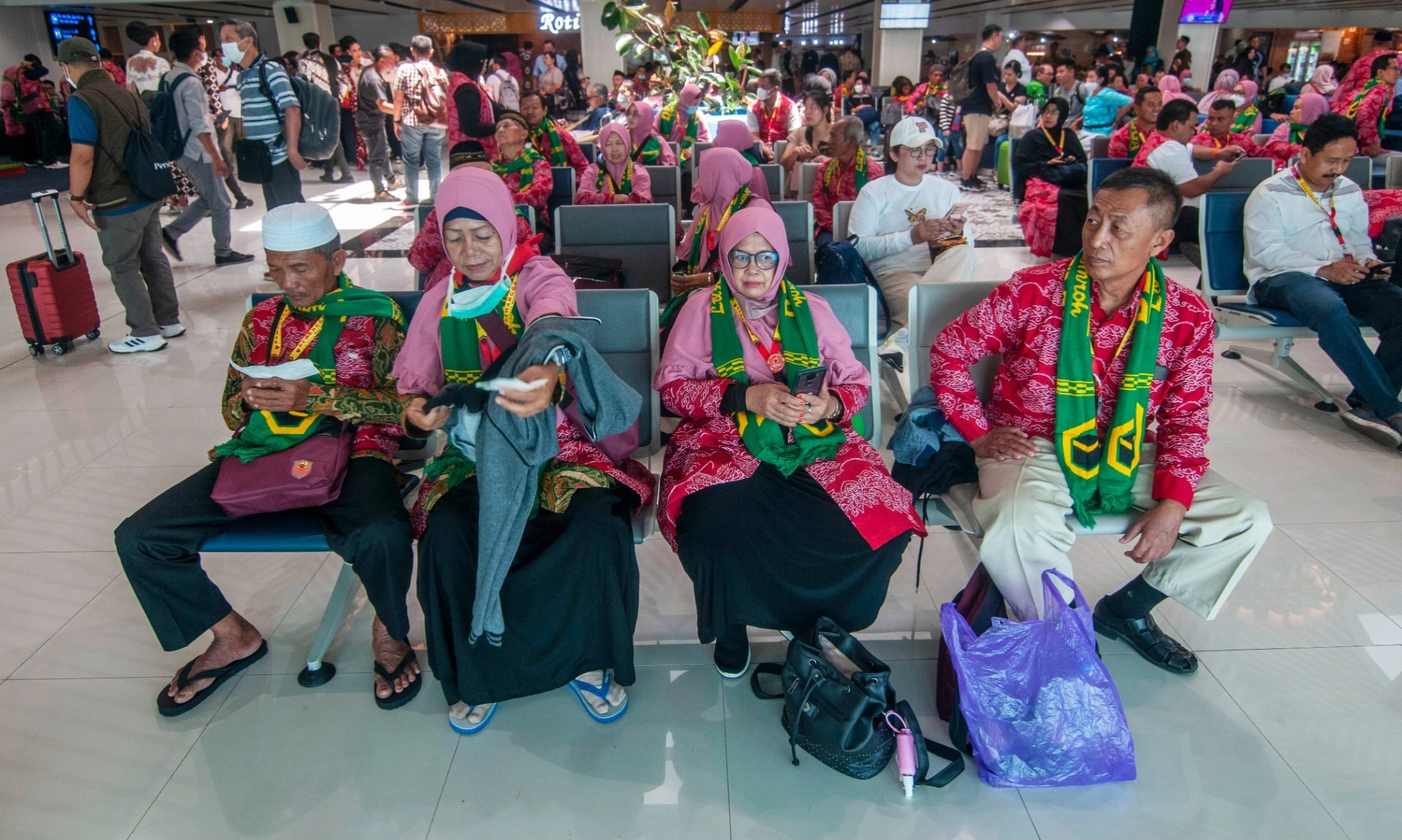 <p id="isPasted">Jemaah Umrah Jadi Penyumbang Kenaikan Penumpang Penerbangan Internasional</p>