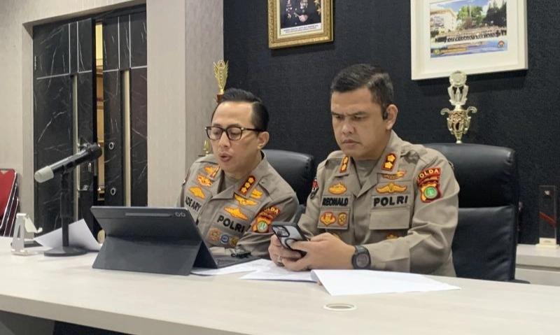 <p>Direktur Lokataru Ditangkap Karena Dugaan Penghasutan Aksi Anarkis</p>