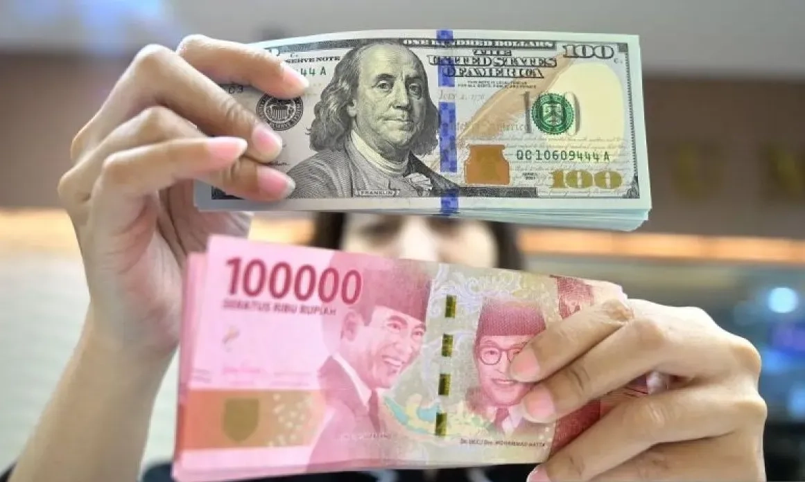 <p>Rupiah Melemah, Investor Antisipasi Data Ekonomi AS Pekan ini</p>