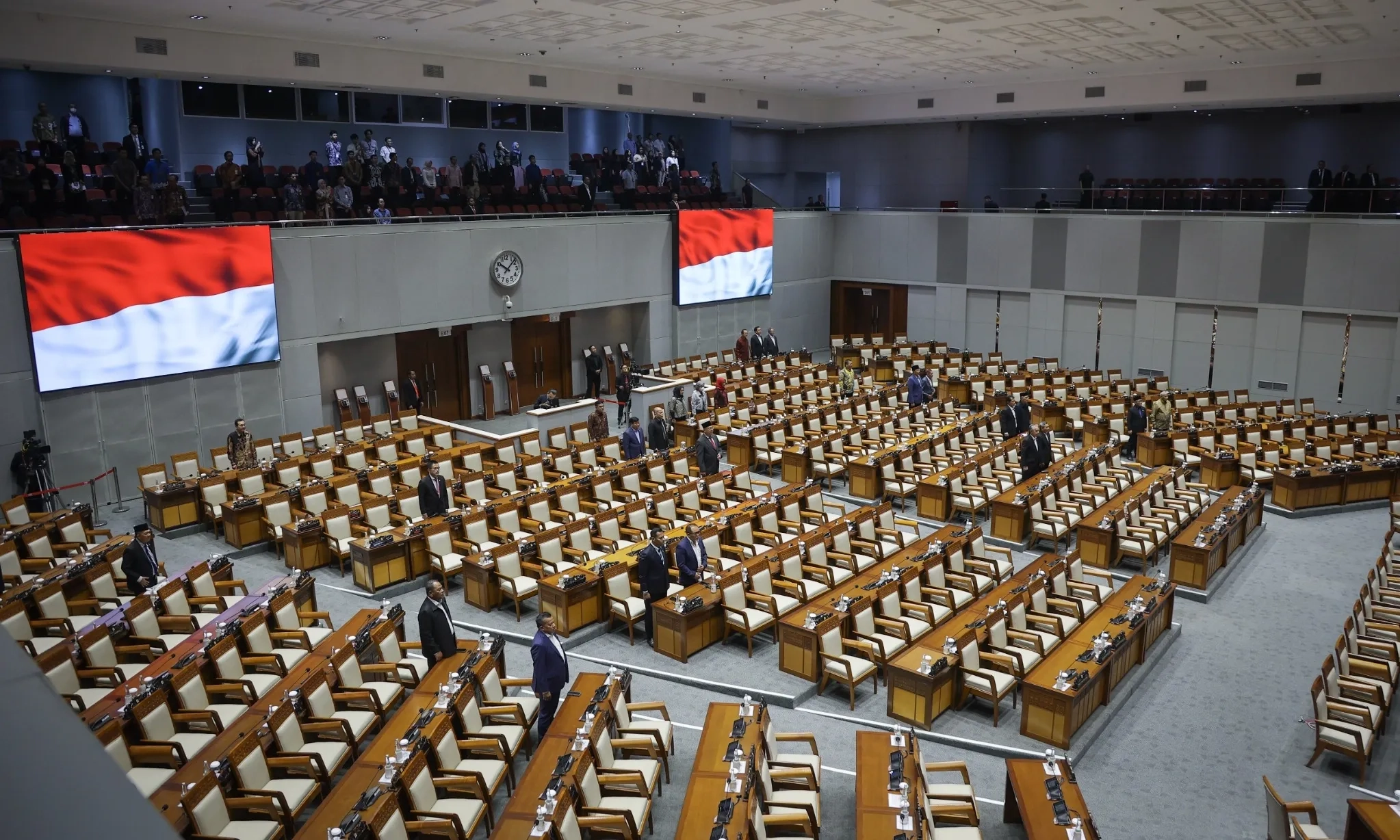 <p>Golkar Desak MKD Hentikan Gaji dan Tunjangan Anggota DPR Nonaktif&nbsp;</p>