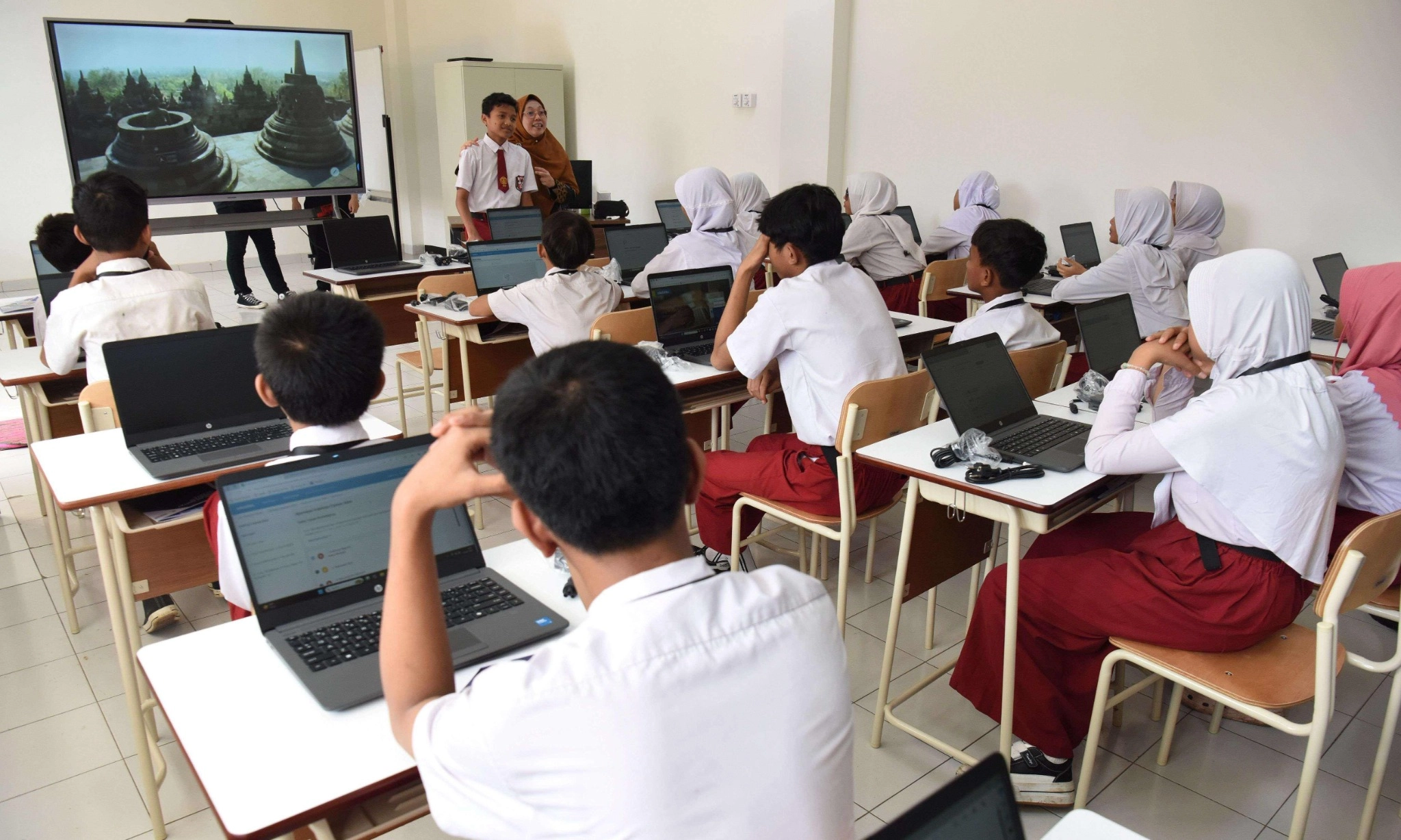 <p>Mensos Tegaskan Tak Ada Perundungan di Sekolah Rakyat</p>