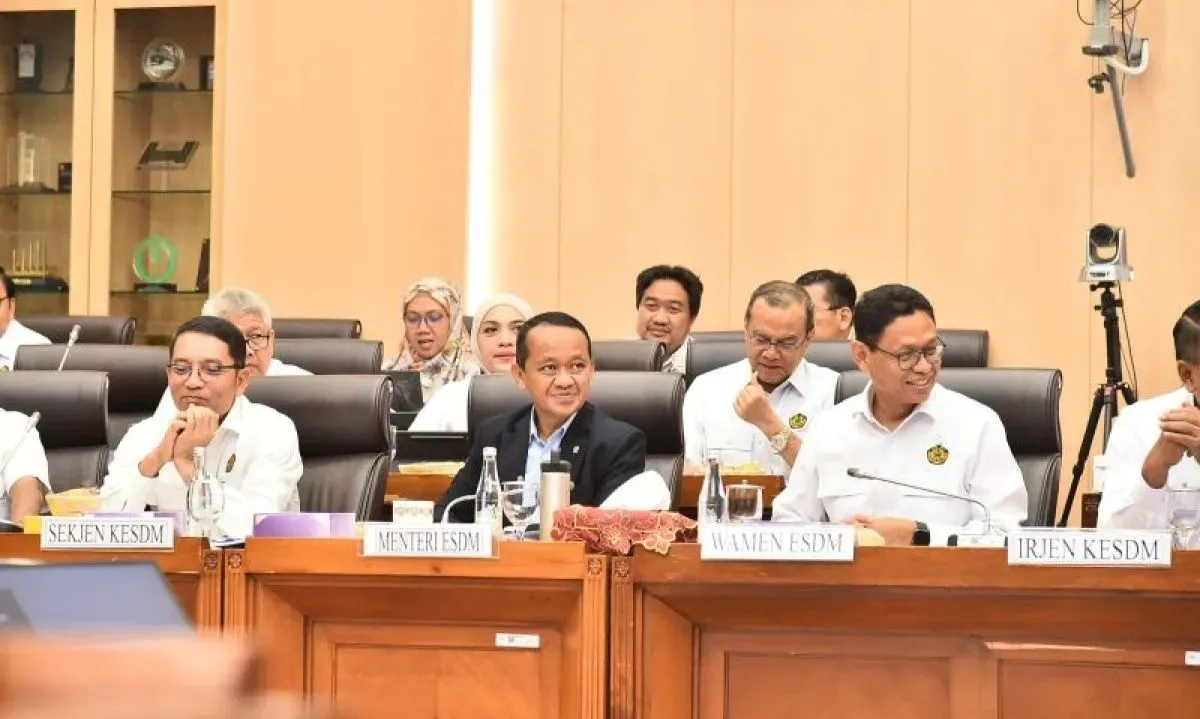 <p>Tok! DPR Setujui Pagu ESDM Naik 166% Jadi Rp21 T Di 2026</p>