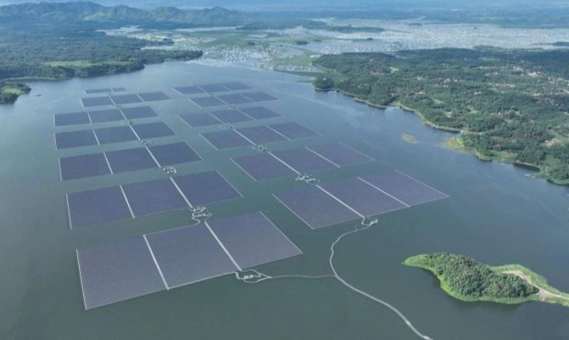 <p id="isPasted">IESR: Pengembangan PLTS Skala Besar Hadapi 3 Kendala Serius</p>