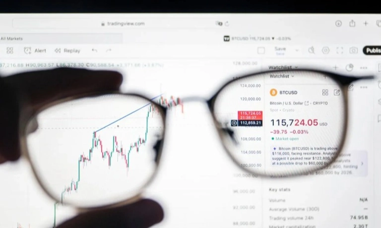 <p>Analis: Investor Kripto Jangan Terjebak &#39;<em>September Effect</em>&#39;</p>