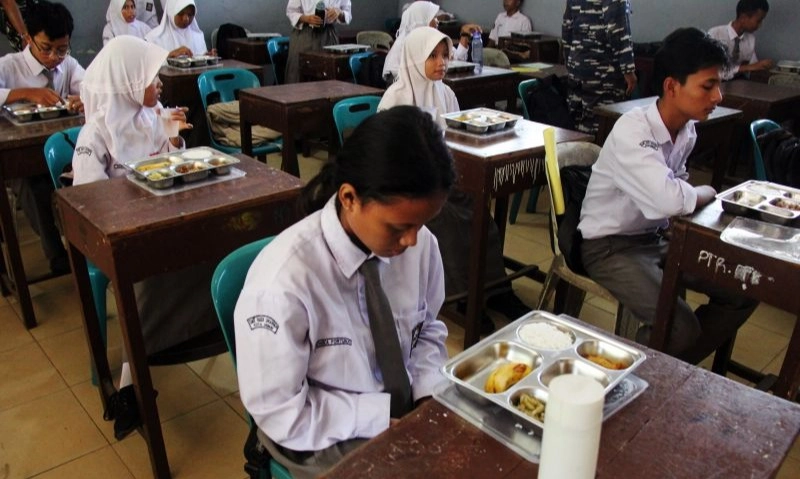 <p>Kemendikdasmen Sebut MBG Tambah Daya Saing Lulusan SMK</p>
