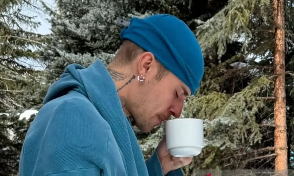 <p id="isPasted">Justin Bieber Rilis Bagian Kedua Album Terbaru, <em>Swag II</em></p>