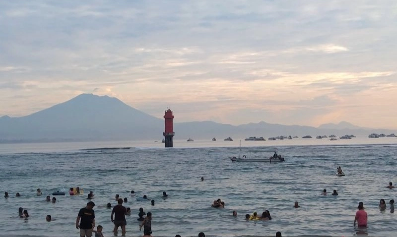 <p>BMKG Peringatkan Gelombang 6 Meter Selatan Bali</p>