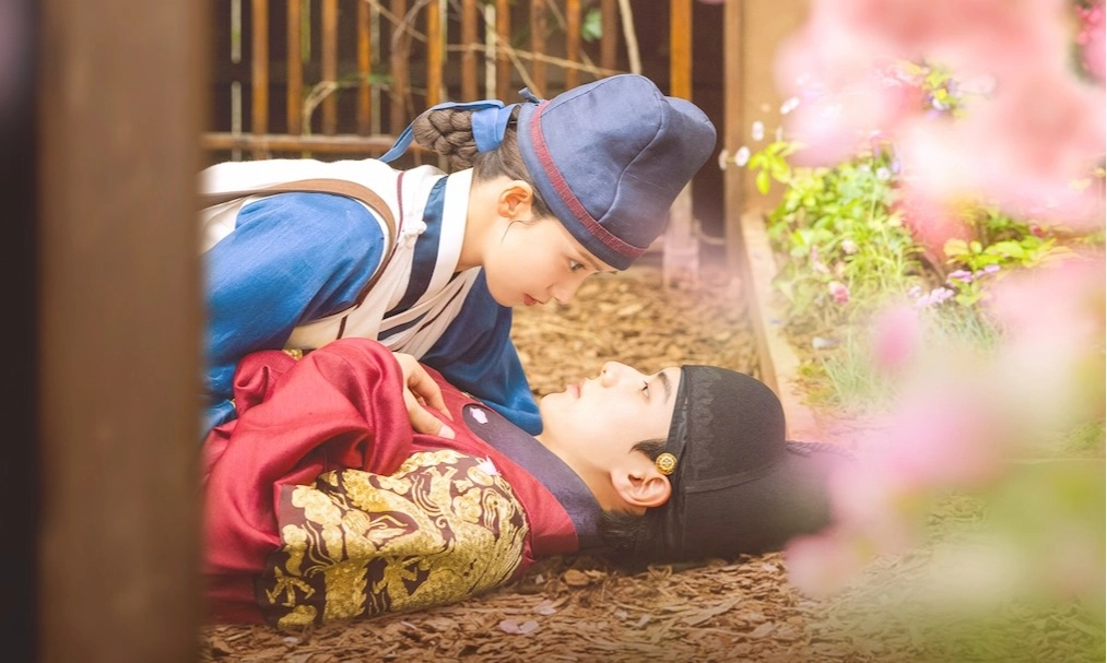 <p id="isPasted"><em>Bon App&eacute;tit, Your Majesty</em> Menjadi Drama Korea Paling Dibicarakan</p>