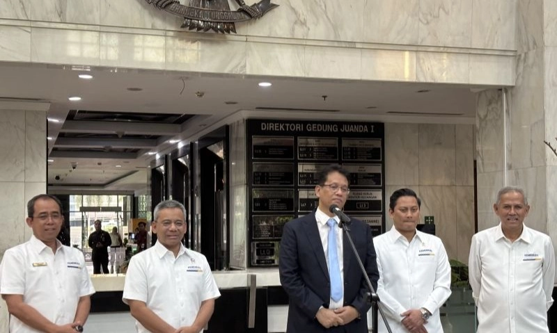 <p id="isPasted">Diragukan Ekonom, Menkeu Purbaya &#39;Pamer&#39; Jejak Kontribusi di Ranah Fiskal</p>