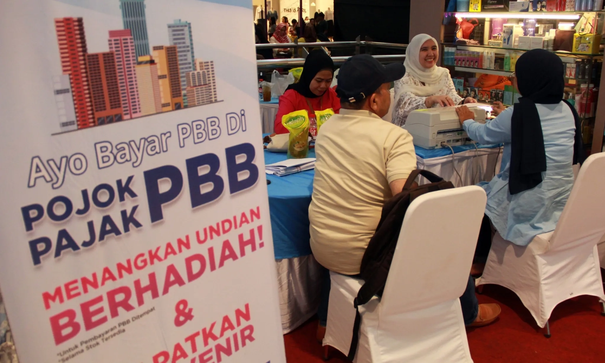 <p id="isPasted">Transfer Ke Daerah Makin Seret, Ekonom Ingatkan Kenaikan PBB 2026</p>