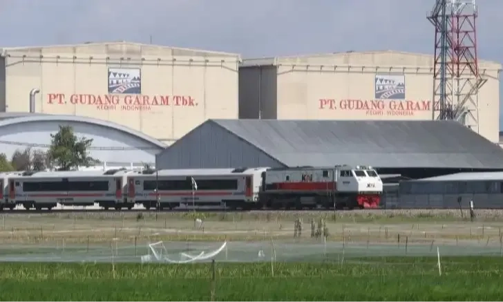 <p id="isPasted">Daya Beli Masih Lemah, Gudang Garam Beri Sinyal Kinerja Tertekan</p>