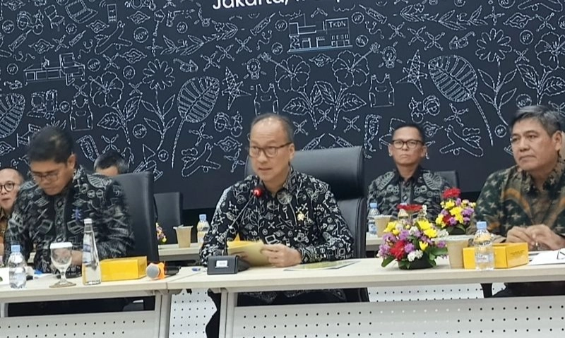 <p class="query-text-line ng-star-inserted" id="isPasted">Dana Rp200 T Masuk Bank, Menperin: Angin Segar Bagi Industri RI</p>