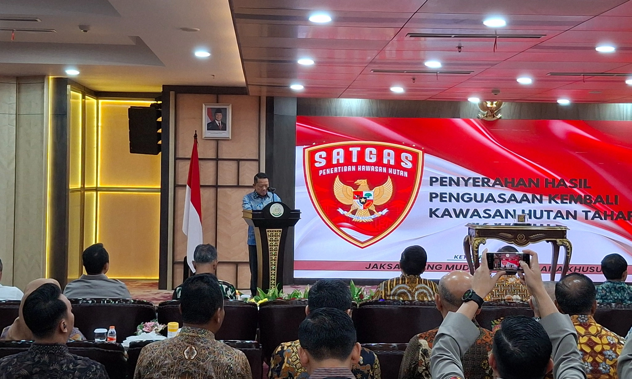 <p>Nilai Lahan Yang Disita Satgas PKH Capai Rp150 T</p>