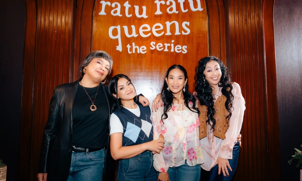<p id="isPasted">Para Pemeran Bercerita Tentang <em>Ratu Ratu Queens: The Series</em></p>