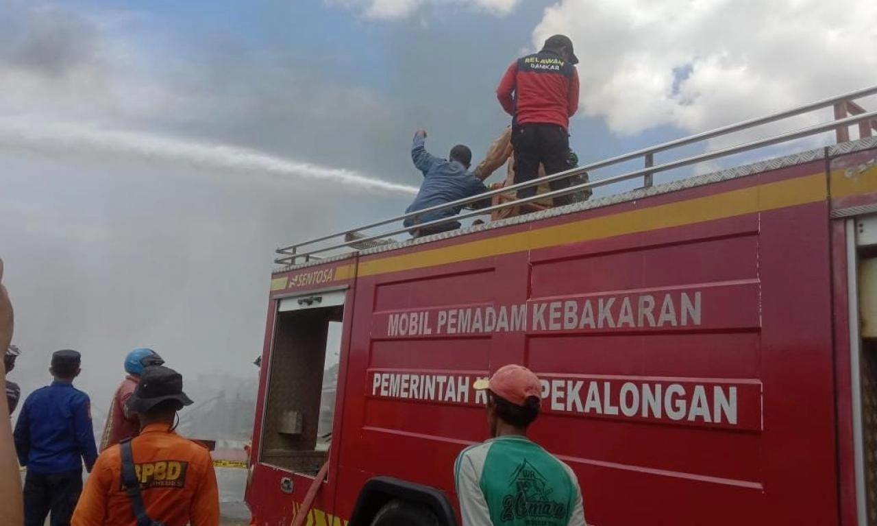 <p>Kemendagri Sebut Pembakaran DPRD Pekalongan Jadi Pembelajaran</p>