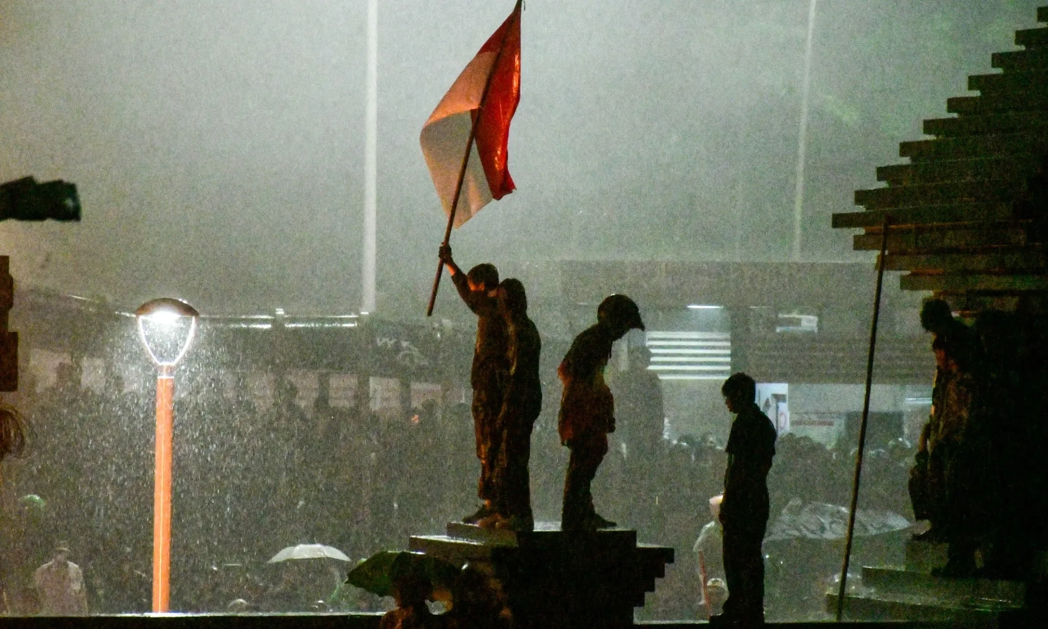 <p>Anggota DPR Desak Kapolri Cari Tiga Pedemo Yang Masih Hilang</p>