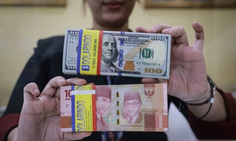 <p>Rupiah Menguat Jelang FOMC, Sentimen Domestik Jadi Pembatas</p>