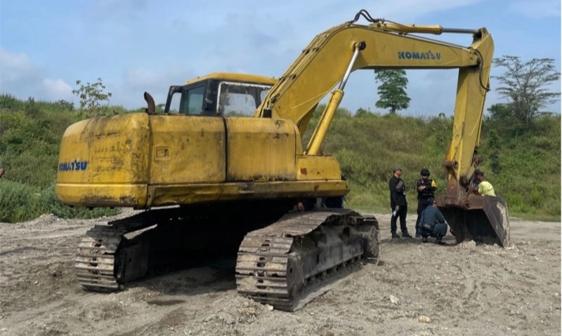 <p>Kemenhut Tahan 2 Tersangka Tambang Ilegal Di Hutan Bojonegoro</p>
