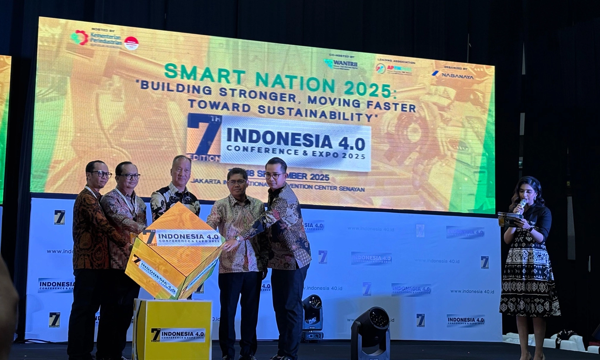 <p>Transformasi Industri 4.0 Belum Berhasil, Daya Saing Digital RI Lemah</p>