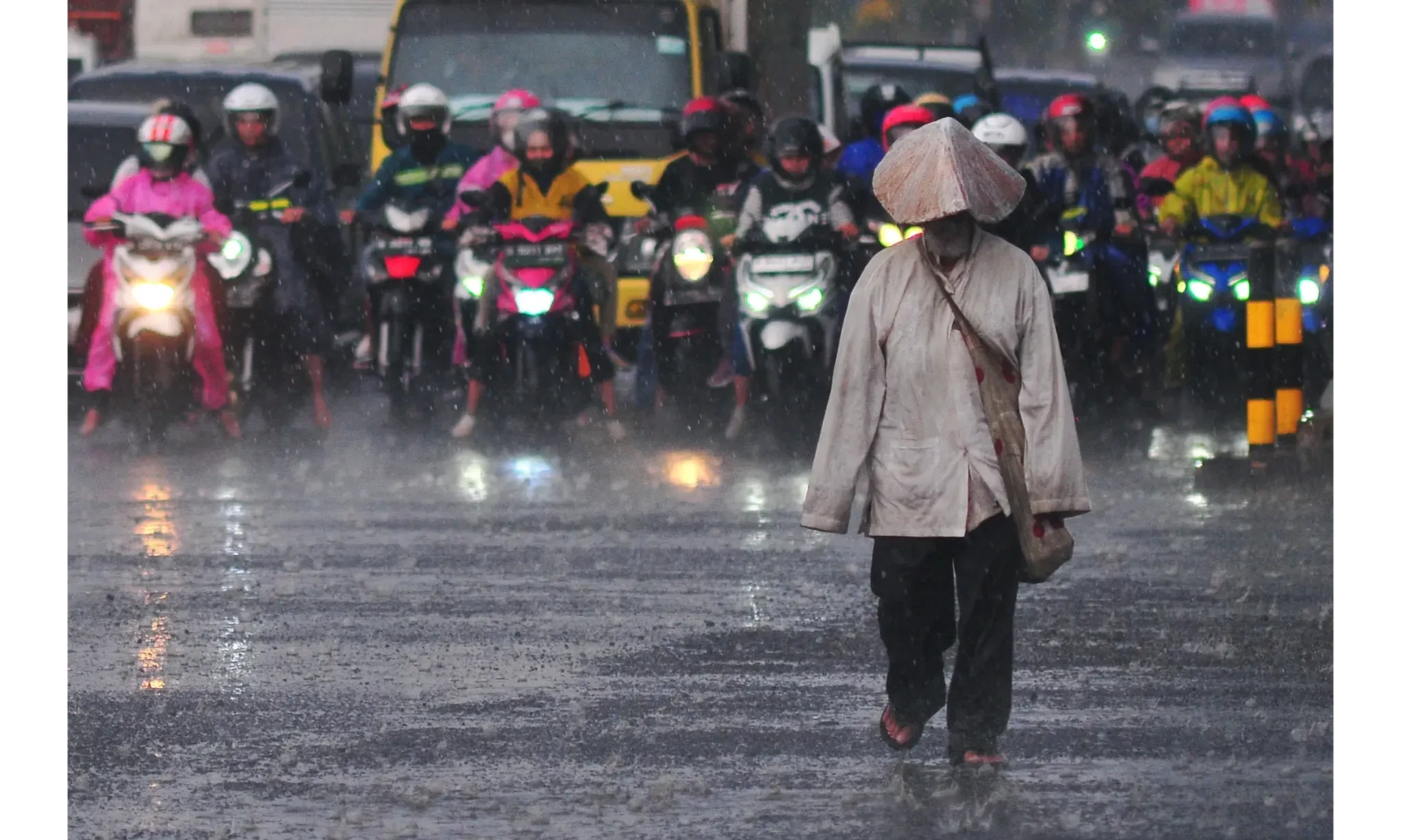 <p>Awas, Banten Berpotensi Diguyur Hujan Lebat&nbsp; Di Akhir Pekan</p>