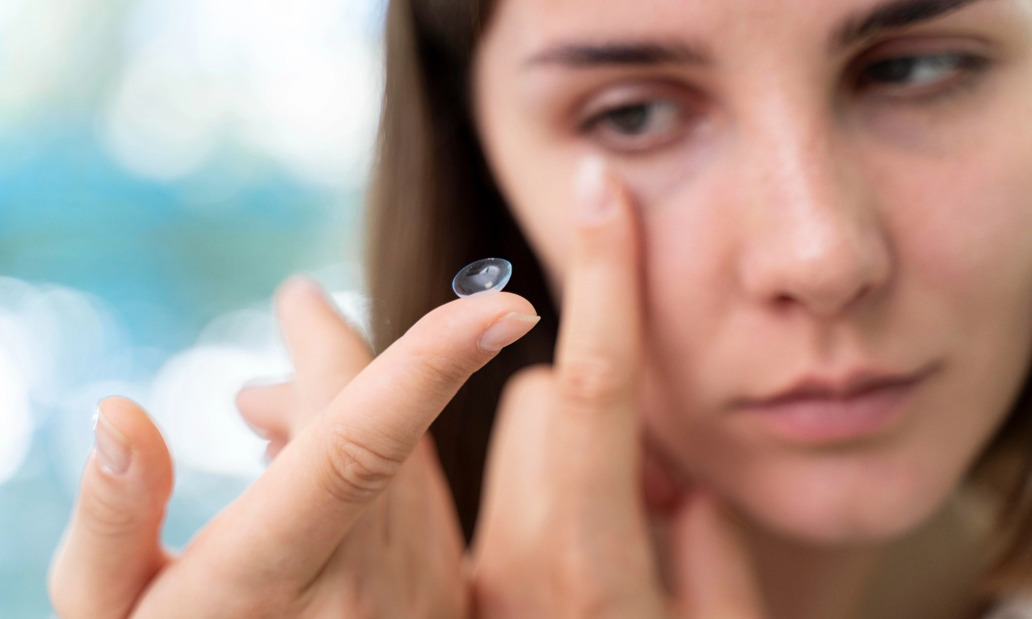 <p id="isPasted">Tips Aman Pakai <em>Softlens</em>, Jangan Asal Ikuti Tren di Media Sosial</p>