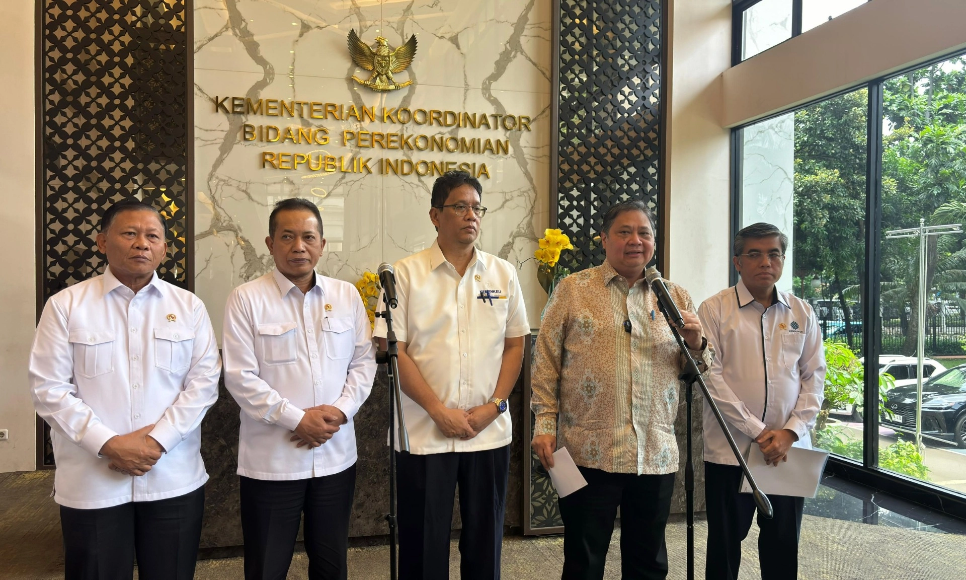 <p id="isPasted">Paket Stimulus 2025 Ditambah, Ada Tiket Pesawat hingga Minyak Goreng</p>