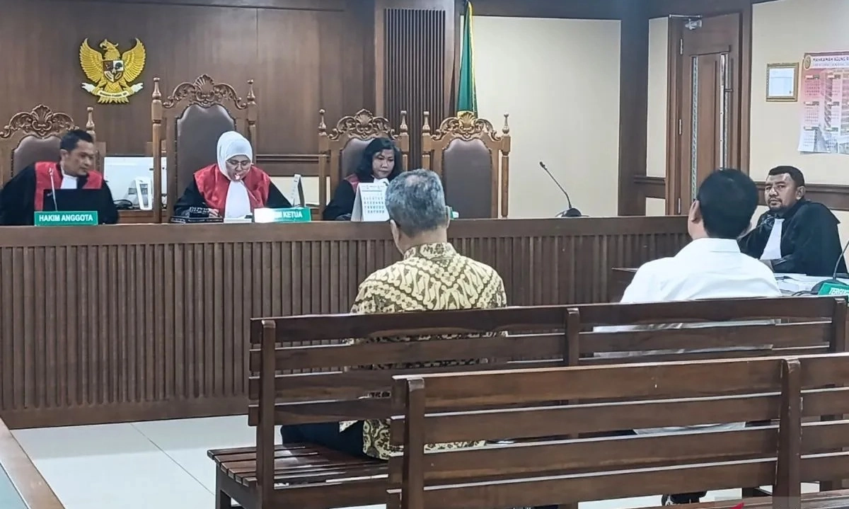 <p><em>Dissenting Opinion</em> Di Putusan <em>Ne Bis In Idem</em> TPPU Korupsi Nikel Antam&nbsp;</p>