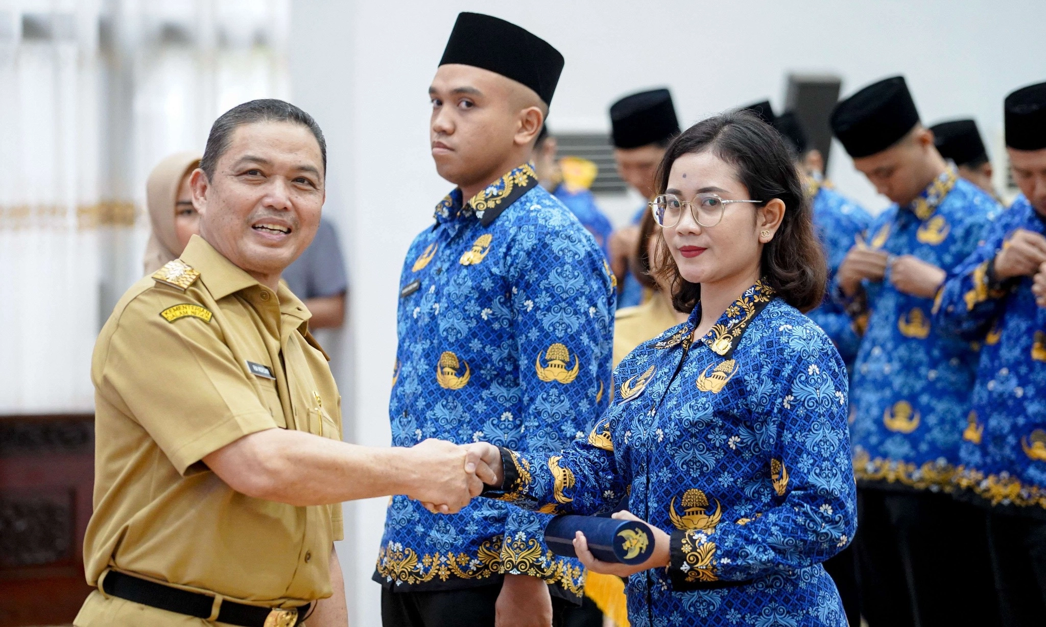 <p>KPK Geledah Rumah Gubernur Kalbar, Ria Norsan</p>