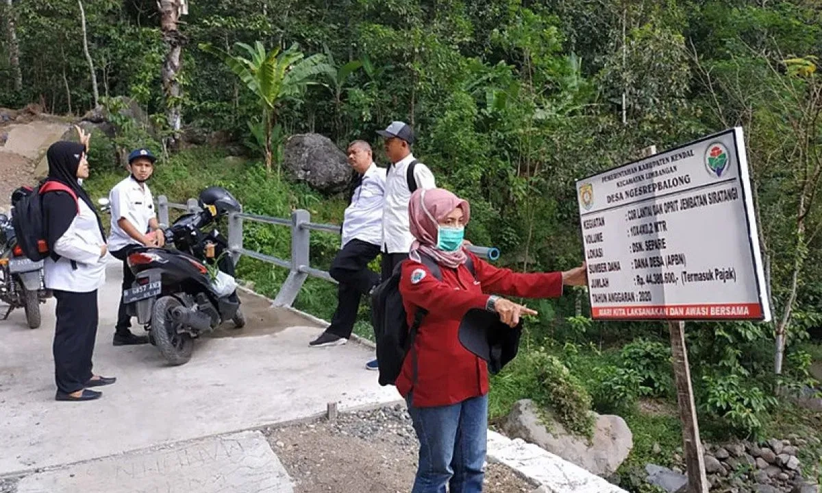 <p>Kemendes Pastikan Belum Ada Rekrutmen Pendamping Desa</p>