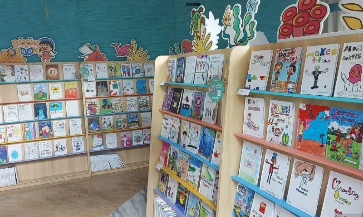 <p id="isPasted">Karya Raya 2025 Pamerkan Ribuan Buku Karya Anak Indonesia</p>