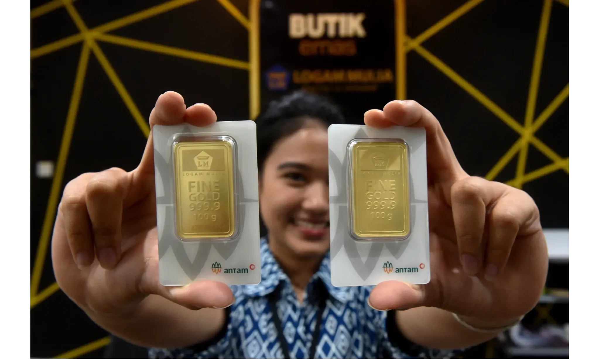 <p id="isPasted">Harga Emas Antam Naik Di 26 September 2025 Jadi Rp2,175 Juta/Gram</p>