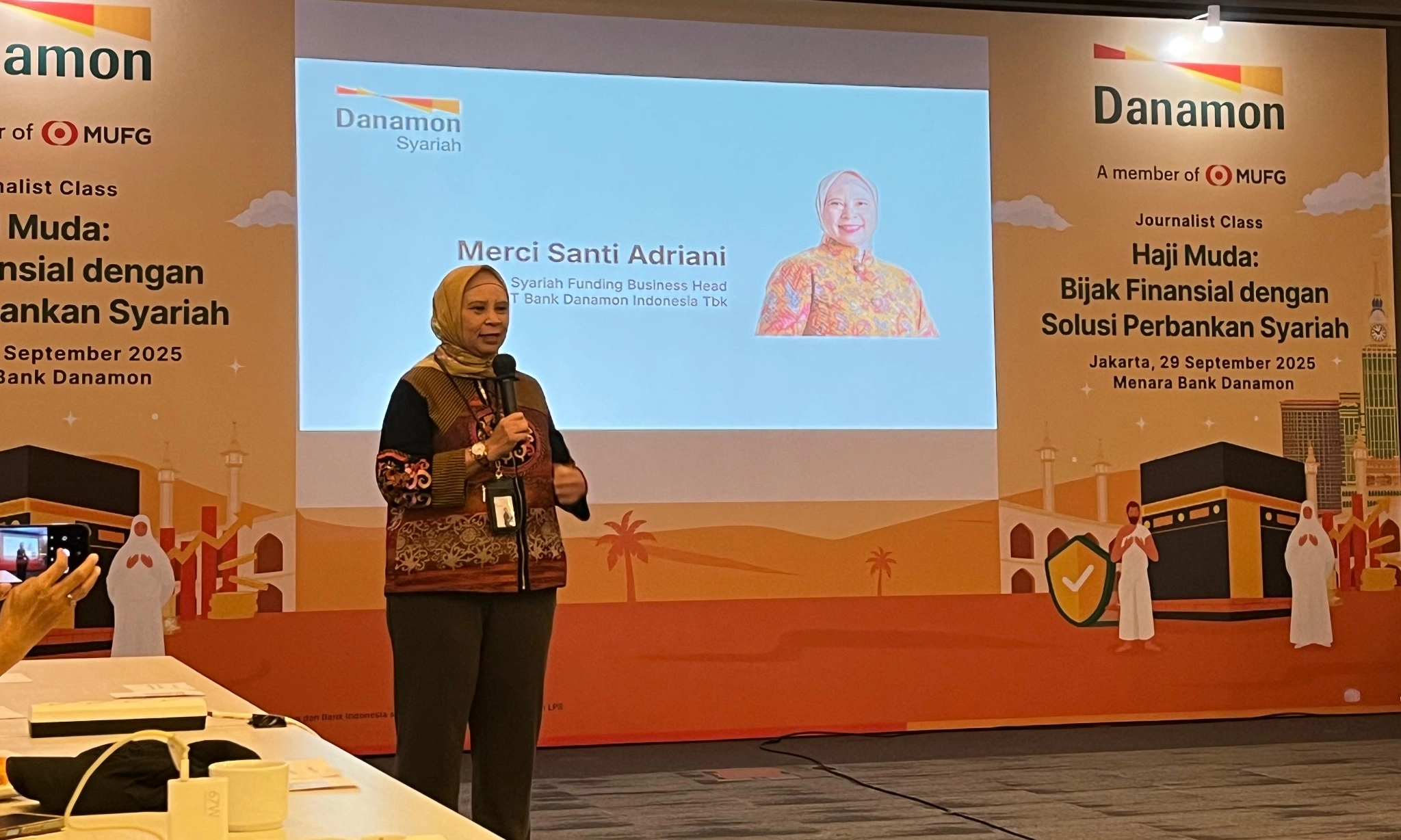 <p>Aset Syariah Rp20 T, Danamon Terus Kejar Batas <em>Spin-off</em></p>