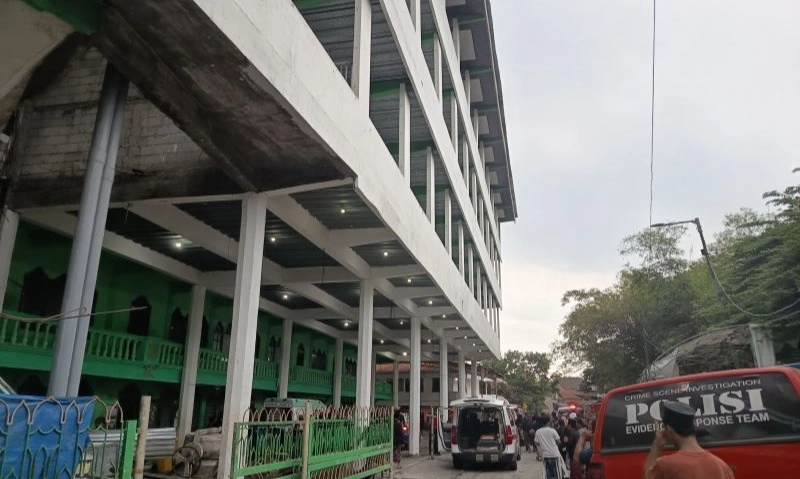 <p>Bangunan di Ponpes Sidoarjo Ambruk</p>