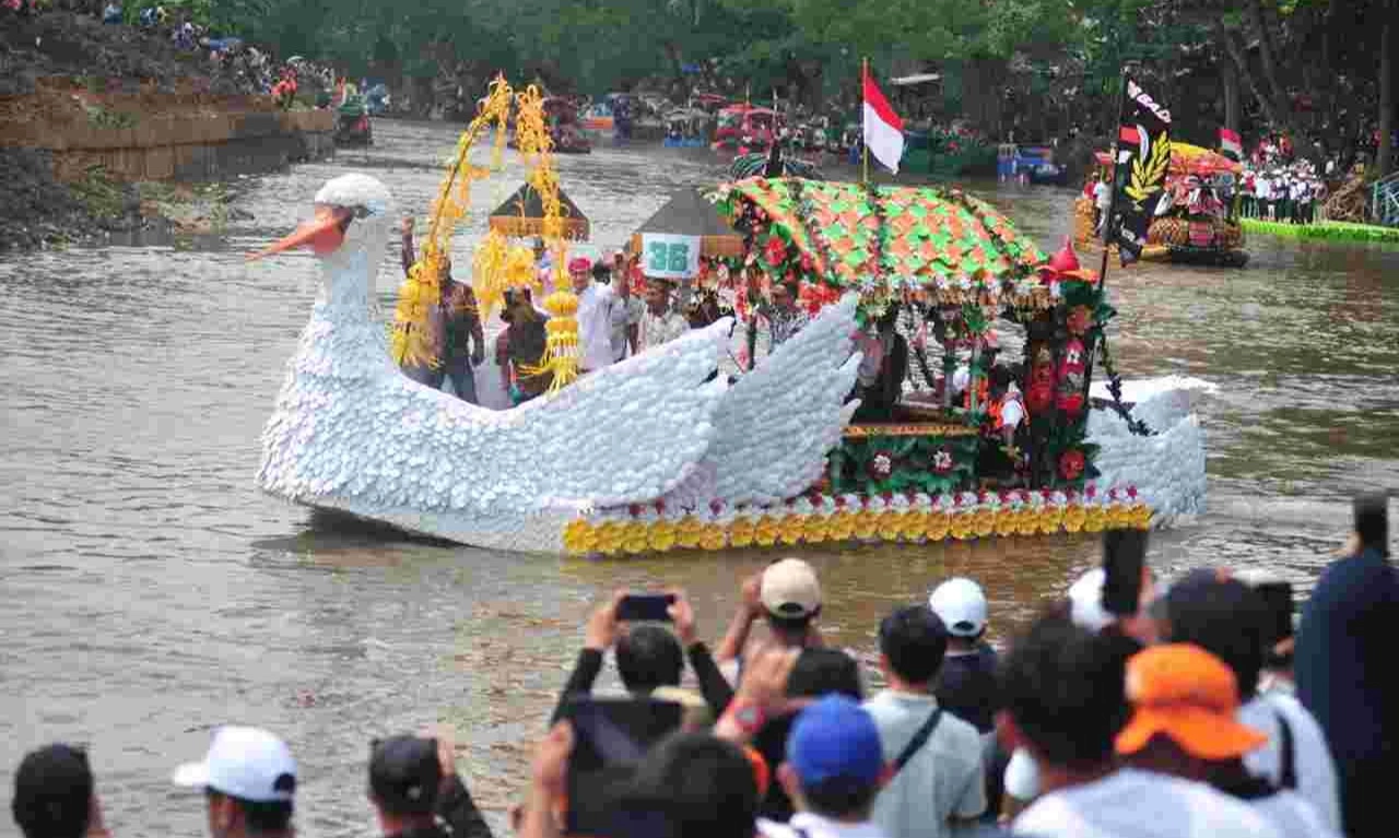 <p>Hari Sungai Sedunia, Jakarta Membidik Potensi Wisata Sungai</p>