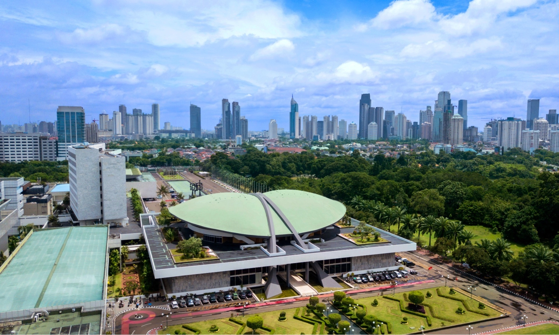 <p>Anggota DPR Tekankan Korban Keracunan MBG Jangan Hanya Dianggap Statistik</p>