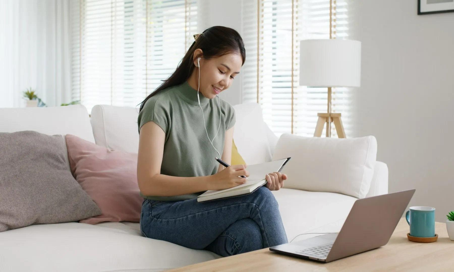 <p id="isPasted">Ketika Tulisan Tangan Menjadi Asing Bagi Gen Z</p>