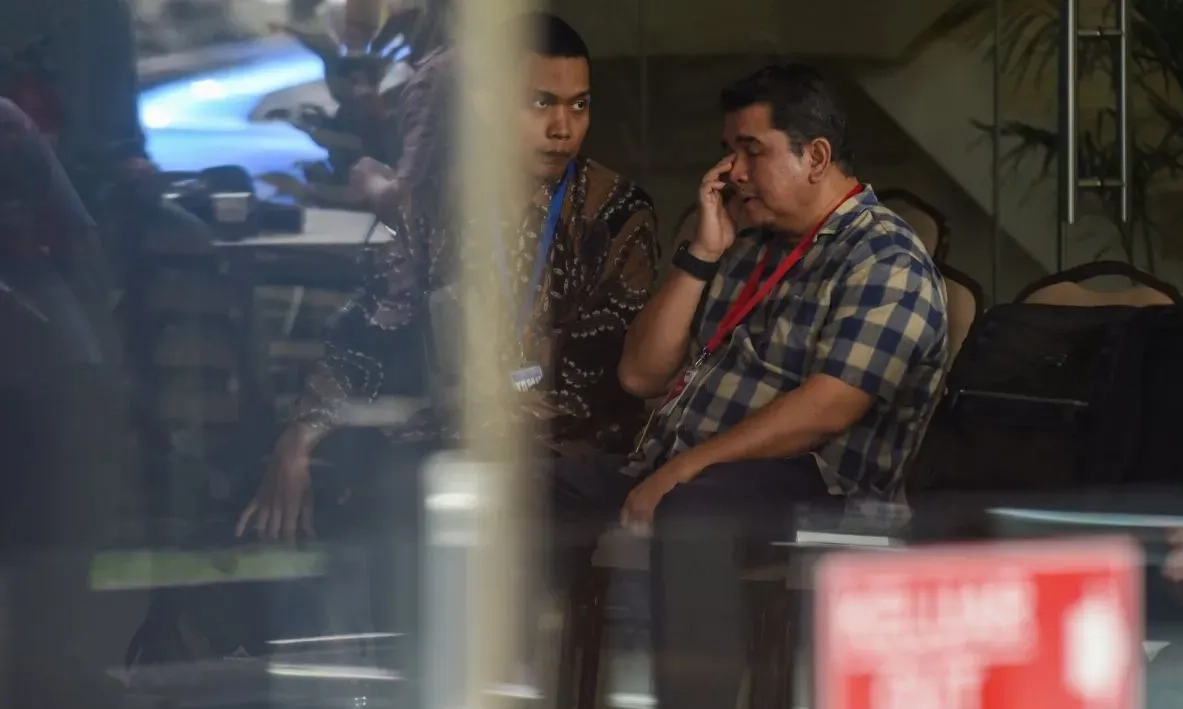 <p>Kasus Jual Beli Gas, KPK Tahan Mantan Dirut PGN</p>