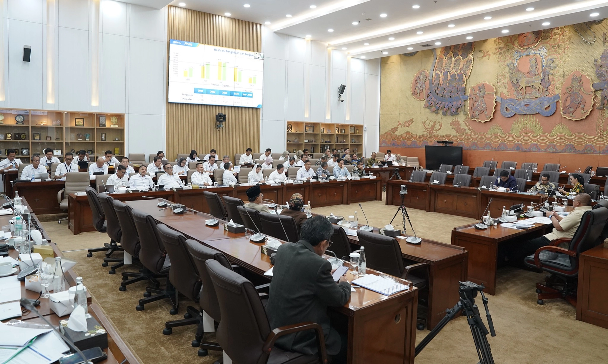 <p>Mendag: Gula Rafinasi Dilarang Jadi Gula Konsumsi, Aturan Segera Direvisi</p>