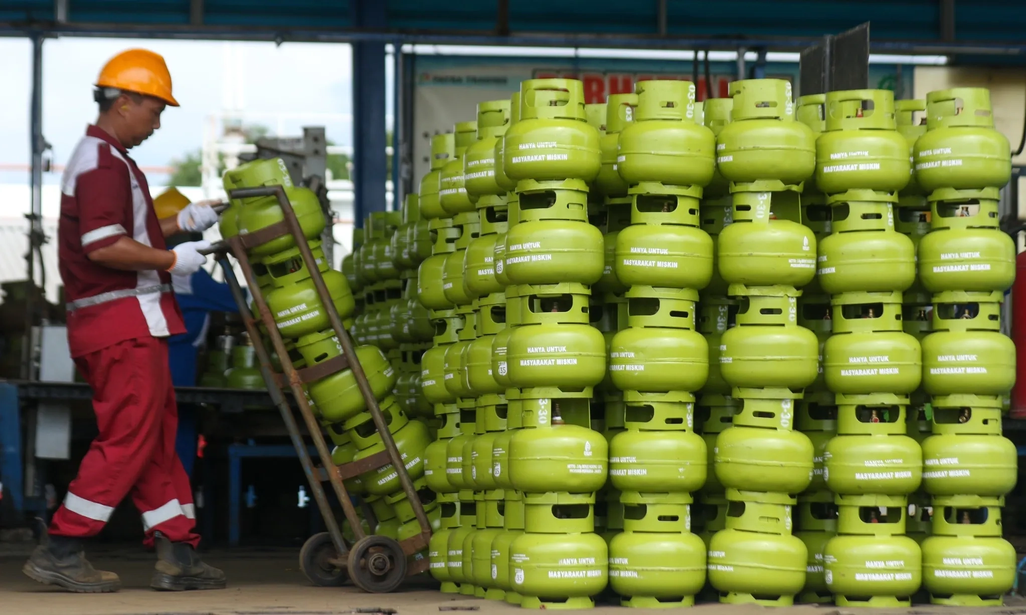 <p id="isPasted">Bantah Purbaya Soal Harga LPG, Bahlil: Mungkin Salah Baca Data</p>