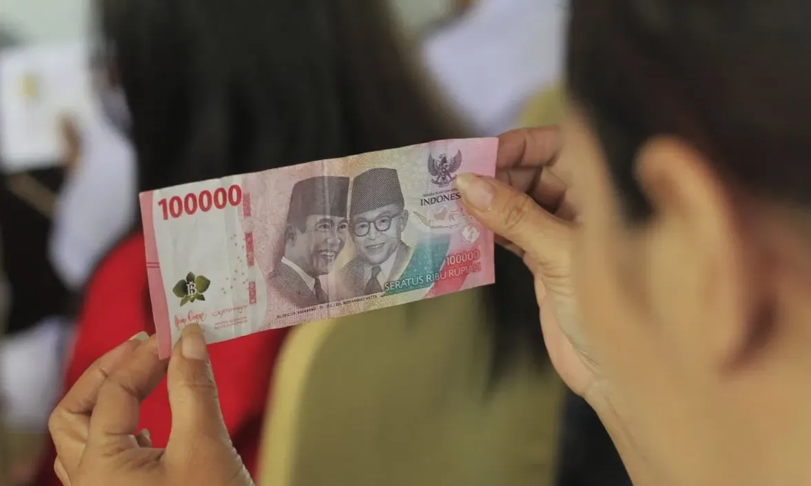 <p>Rupiah Melemah Terpicu <em>Profit Taking</em> dan &#39;Penutupan&#39; Pemerintah AS</p>