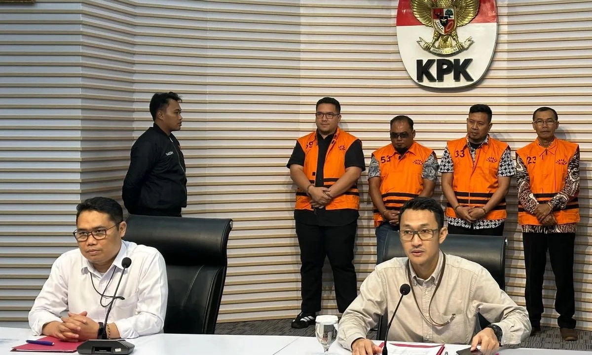 <p>Hanya 25% Dana Hibah Jatim Turun ke Masyarakat</p>