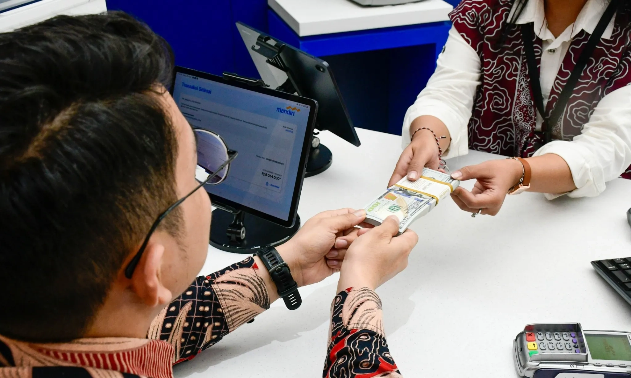 <p id="isPasted">Bank Mandiri Salurkan 63% Dana Rp55 Triliun, Ke Mana?</p>