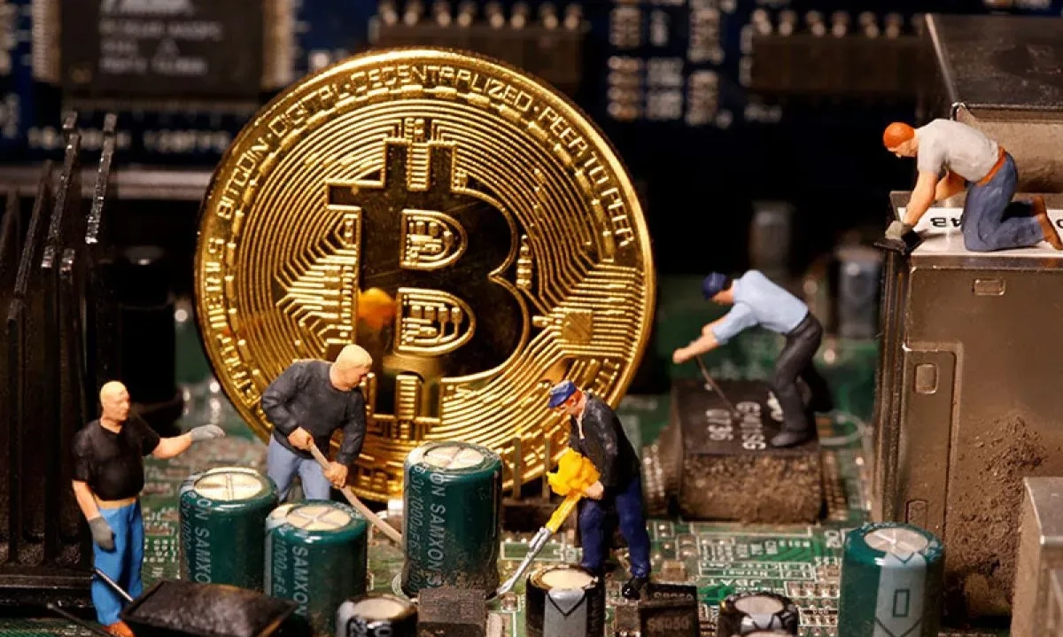 <p>Bitcoin ATH US$125 Ribu, ETF Spot Guyur Dana US$2,28 M</p>
