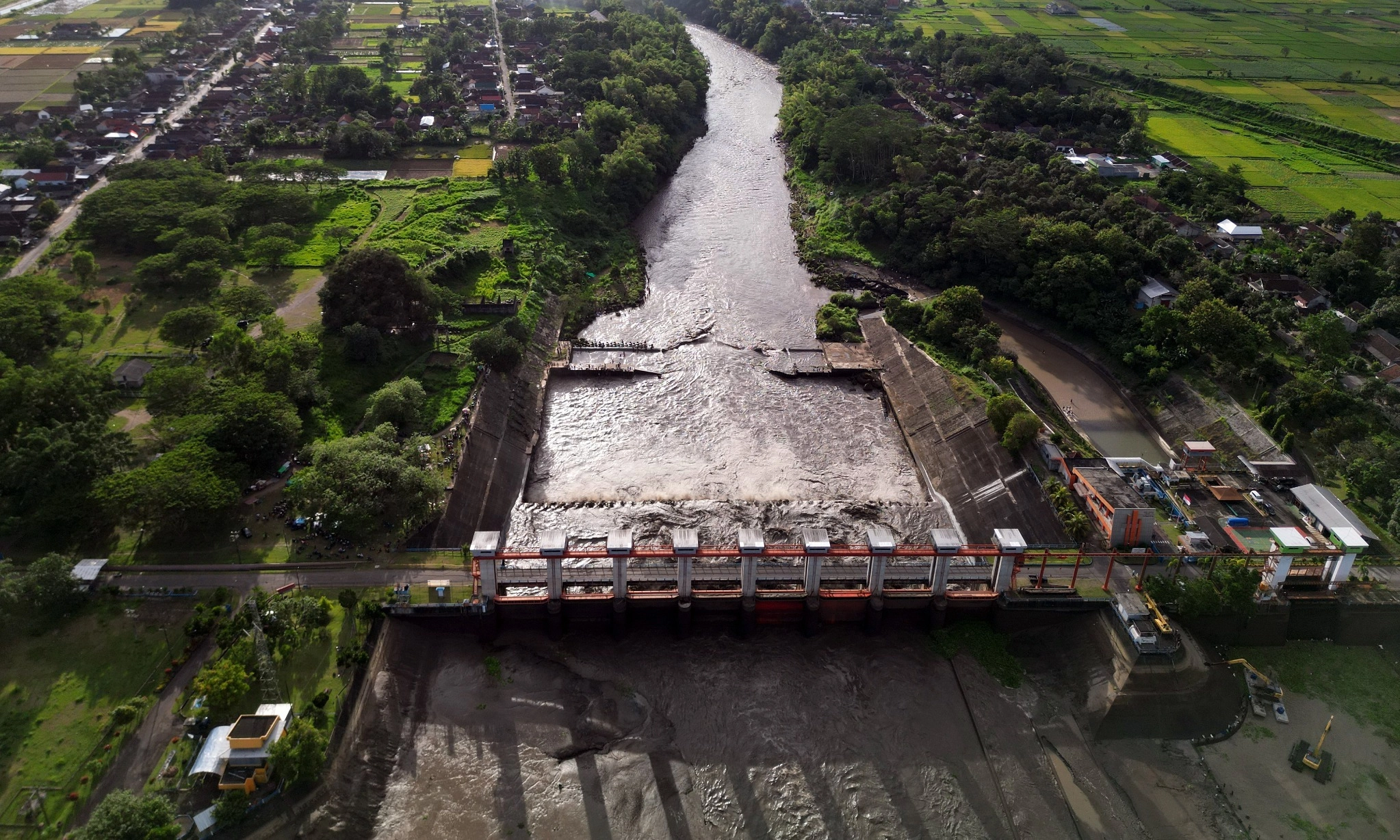 <p id="isPasted">Target Bauran 23% EBT Molor, Baru Tercapai Sekitar 2029</p>