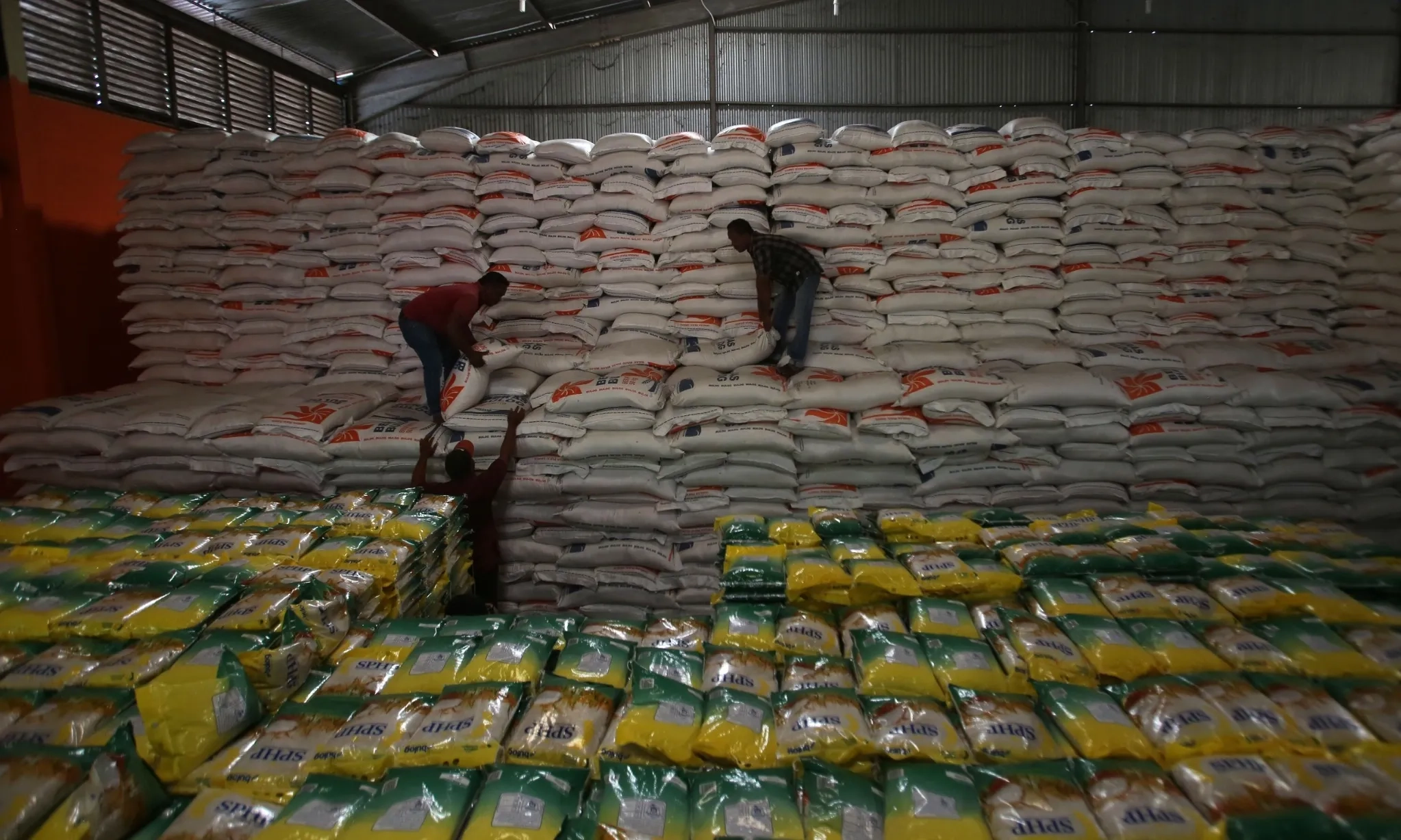 <p id="isPasted">Bapanas Catat Ada 1,45 Juta Ton Beras Turun Mutu Harus <em>Reprocessing</em></p>