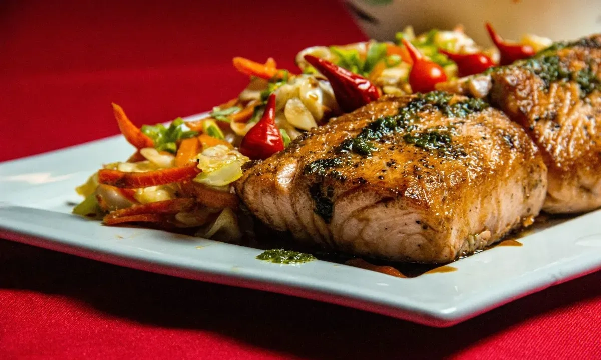 <p>Mantan Koki Bagikan Resep Salmon Panggang Kesukaan Putri Diana</p>