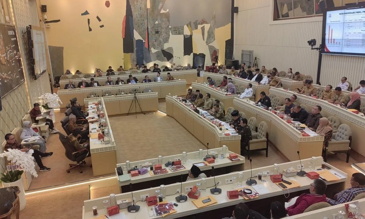 <p>DPR Bahas RUU Pemilu di 2026</p>